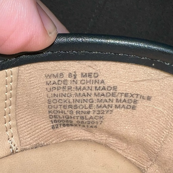 Black faux leather ballet flats with Gold Accents on bow and heel 8.5 - Picture 4 of 4